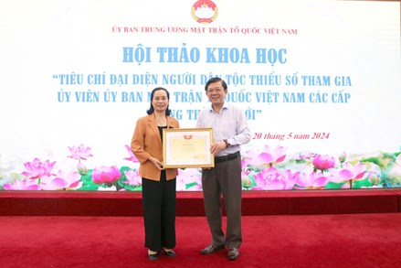 Thảo luận tiêu chí nhằm lựa chọn đại biểu đại diện cho người dân tộc thiểu số tham gia Ủy viên Ủy ban MTTQ Việt Nam các cấp